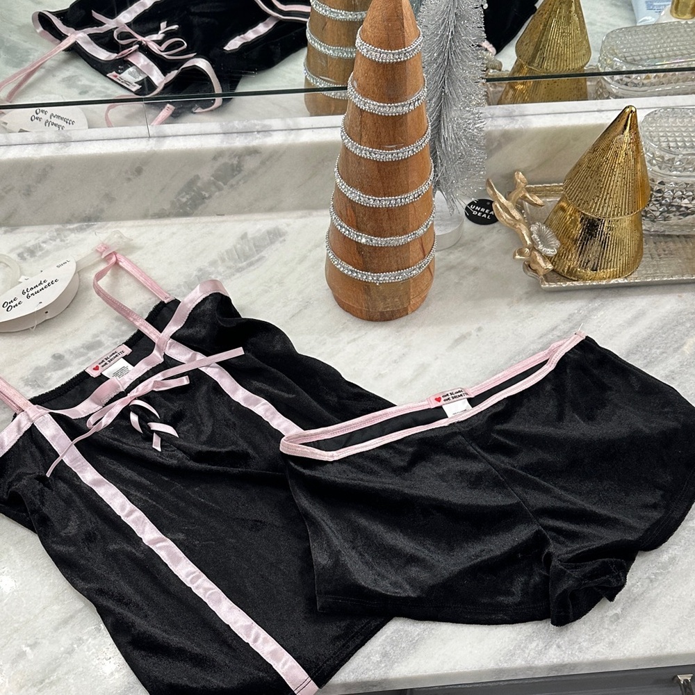 Elegant Black and Pink Women's Sleepwear Set